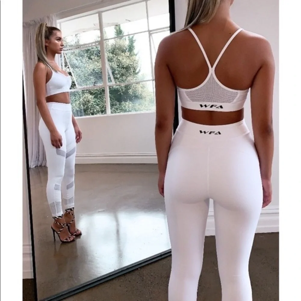 White Fox Boutique White Mesh Sports Bra Medium - Picture 2 of 4